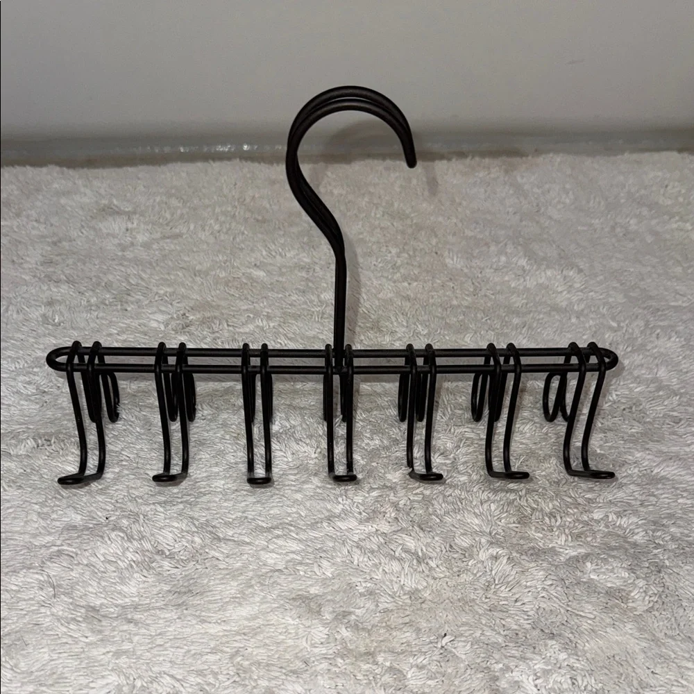 Black Metal Hanging Organizer